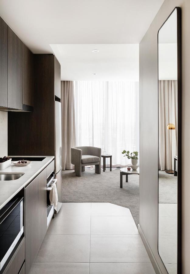 Oakwood Premier Melbourne Aparthotel Bagian luar foto The Standard East Village
