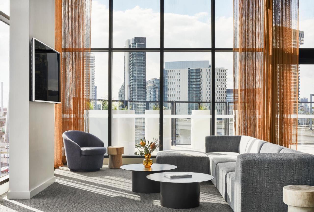Oakwood Premier Melbourne Aparthotel Bagian luar foto The interior of a typical apartment