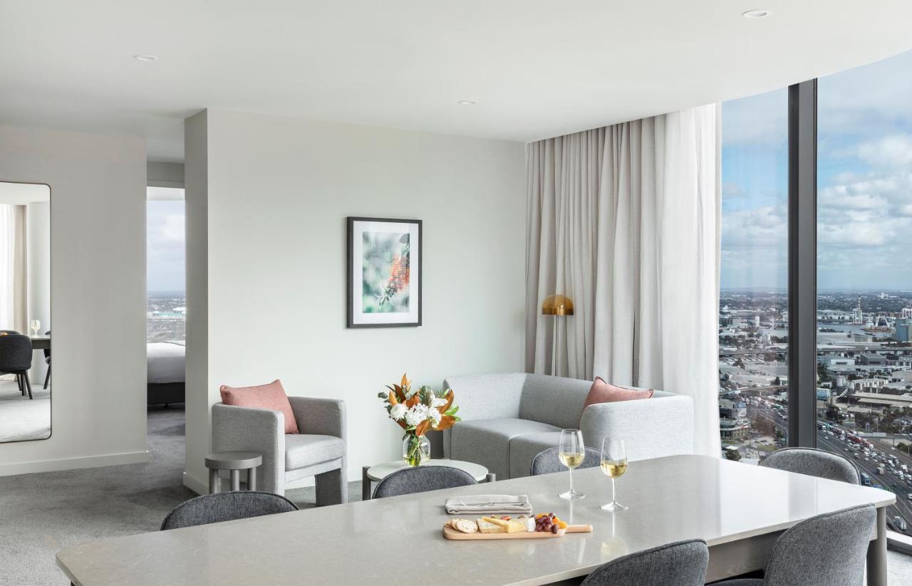 Oakwood Premier Melbourne Aparthotel Bagian luar foto A typical apartment interior