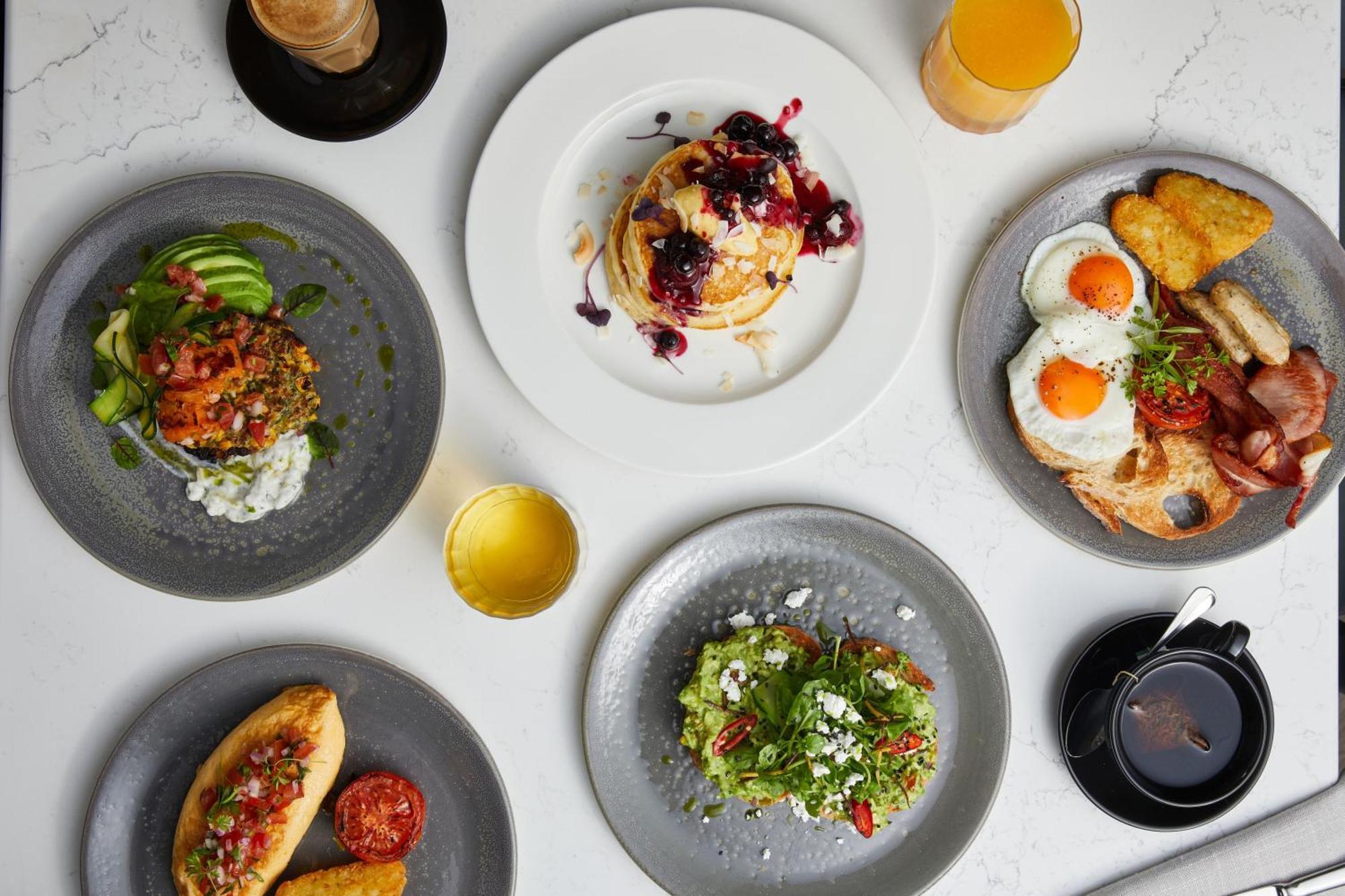 Oakwood Premier Melbourne Aparthotel Bagian luar foto Breakfast at the River Café